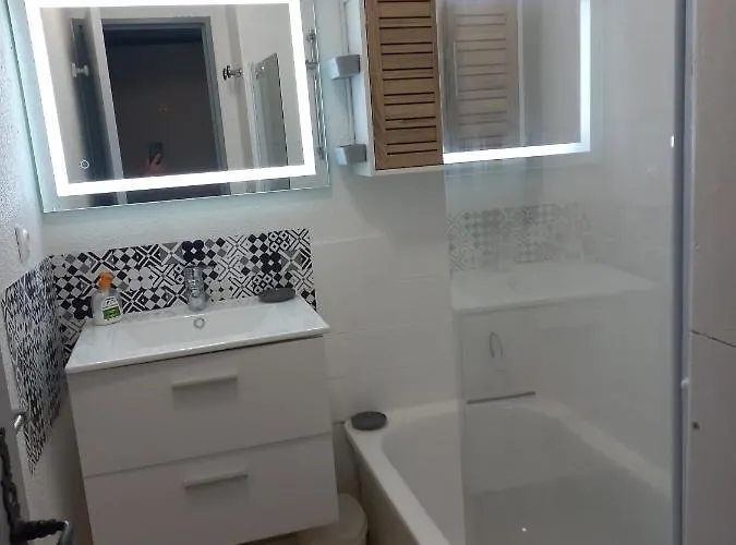 T2,33 M2,quartier Malfato Et Aqualand *